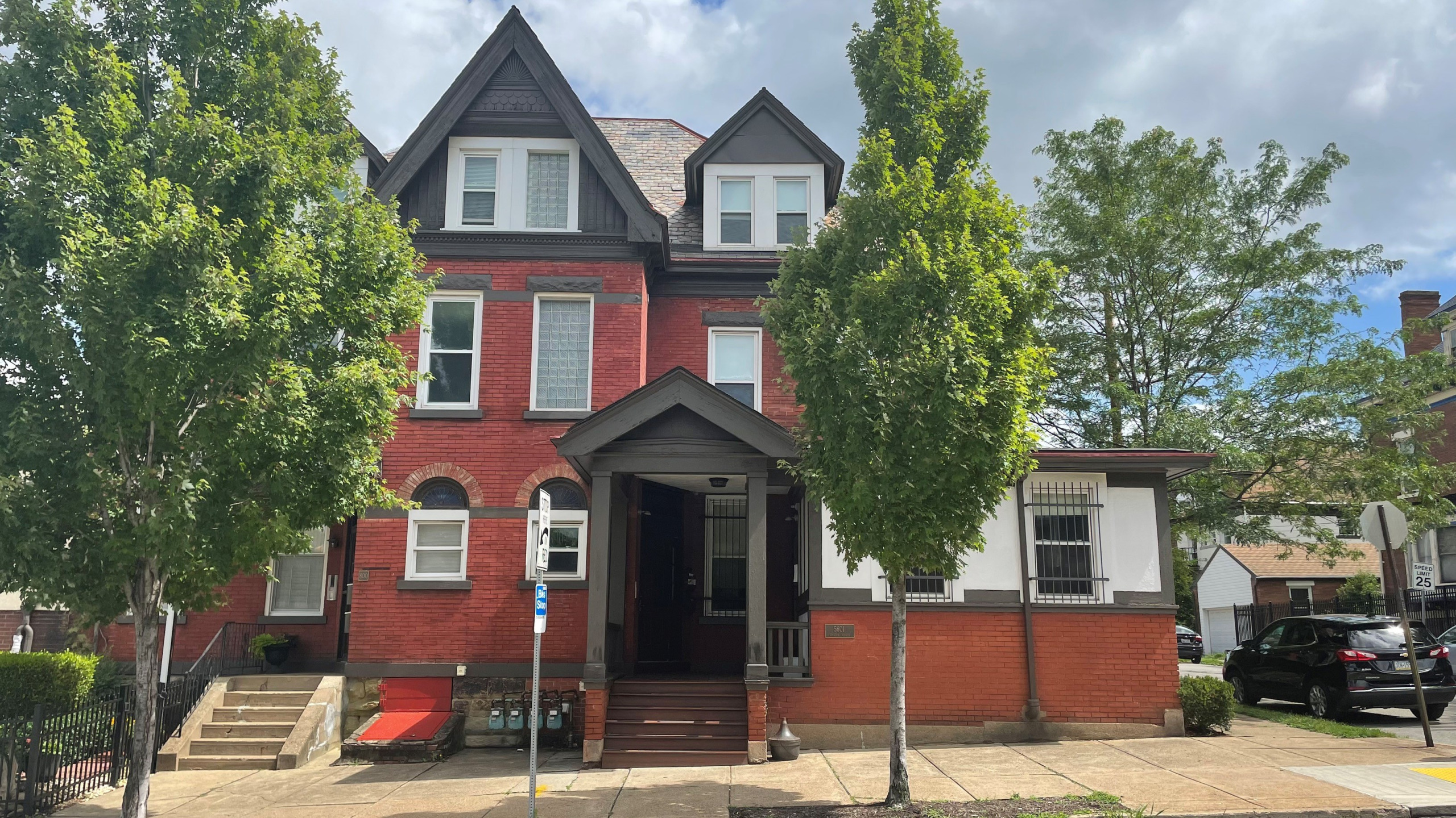 Crossroads of Stanton Avenue Pittsburgh, PA