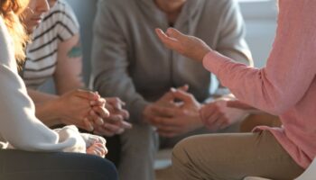 free peer support for addiction